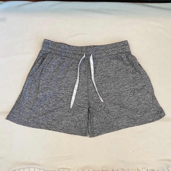 EUC Pacific Trail Cozy Short in Gray Heather Size M - Picture 4 of 7